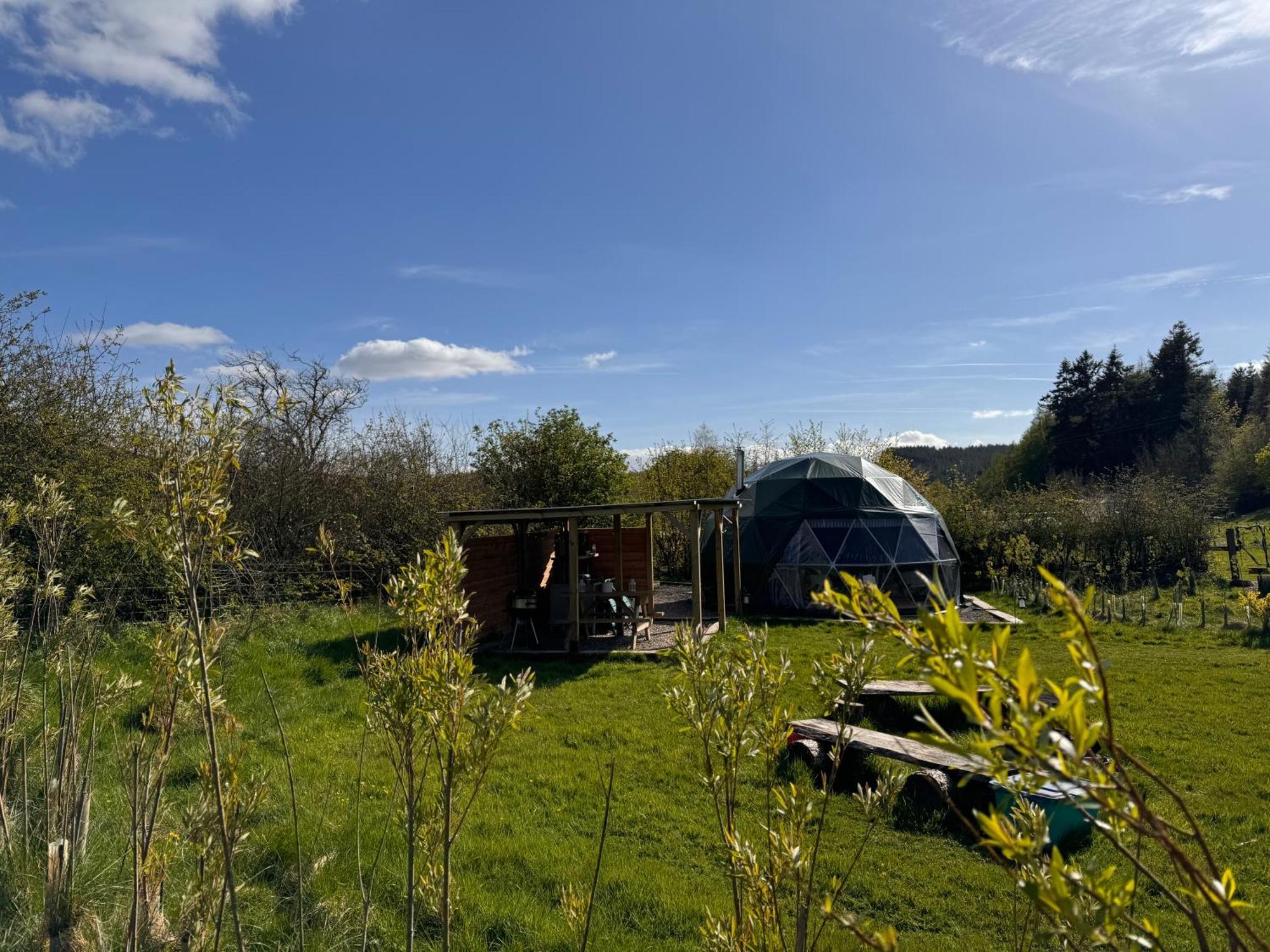 Geodesic Dome Glamping 호텔 란니들로스 외부 사진