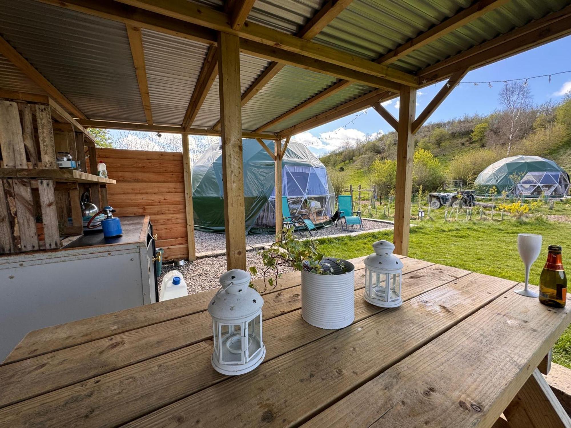 Geodesic Dome Glamping 호텔 란니들로스 외부 사진