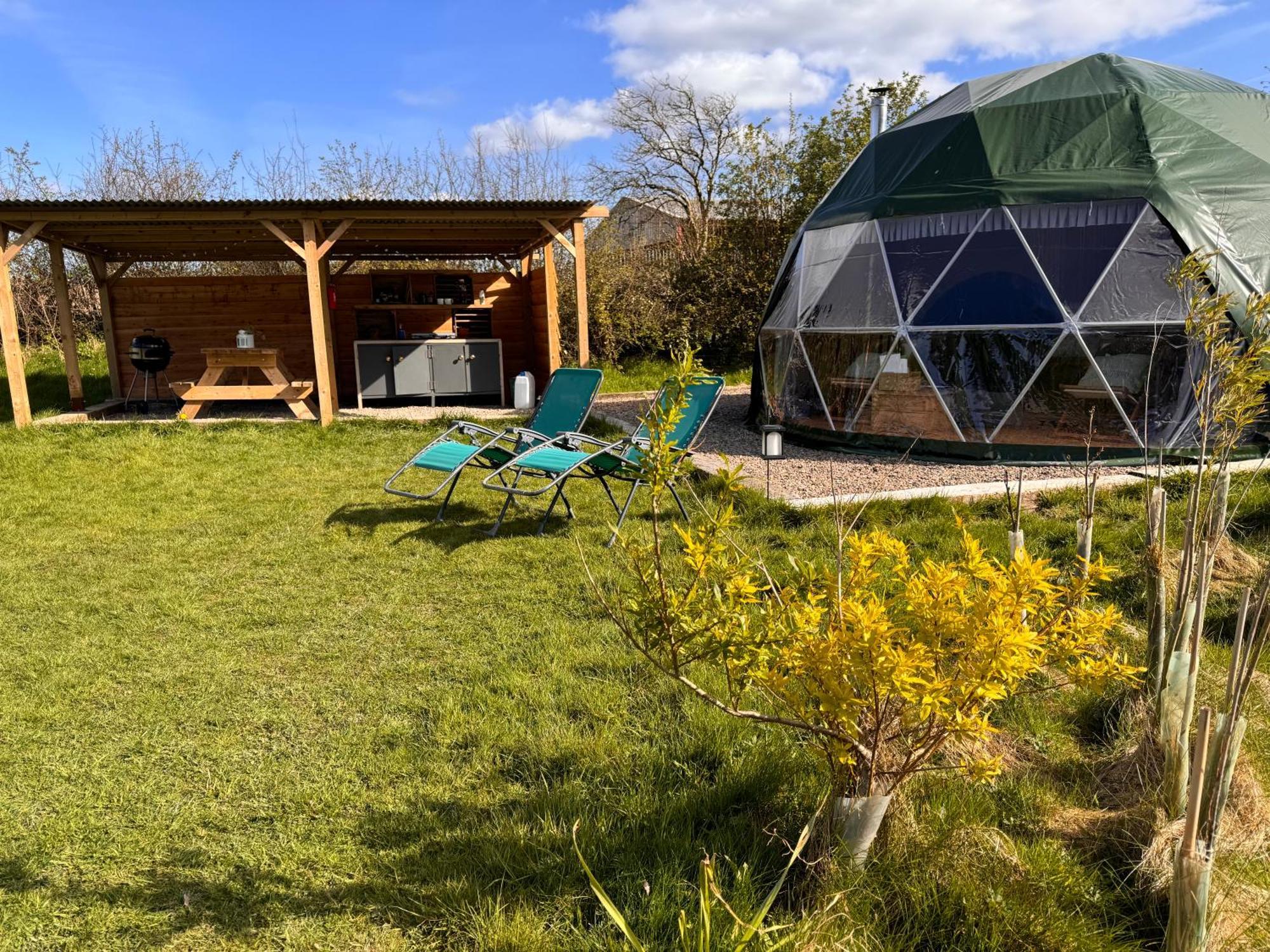 Geodesic Dome Glamping 호텔 란니들로스 외부 사진